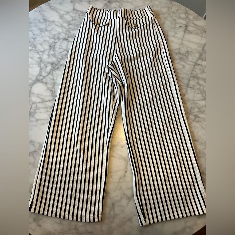Zara Black and White Pinstripe Tween Pants Size 13-14